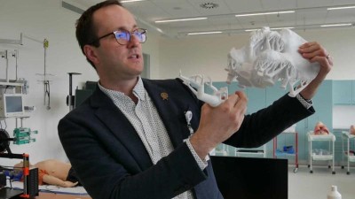 OBRAZEM: Krajská zdravotní přichází s horkou novinkou! Rozjela unikátní laboratoř 3D tisku