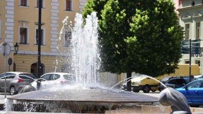 Z kašen v Žatci už stříká voda, obnovená je i fontána v Pražské ulici