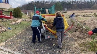 FOTO: Zahrada ve věznici se bez práce odsouzených neobejde