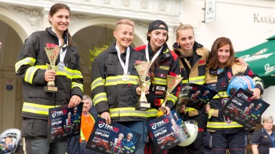 První zleva je stříbrná Eliška Vrbová z Cítilob. Foto: Hasičovo.cz