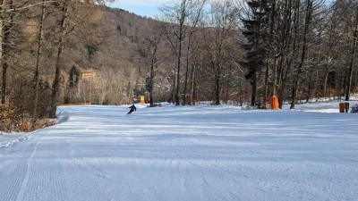 Znáte skiareál v Telnici? Dnes tam všichni studenti a žáci mají celodenní skipas za 3 stovky