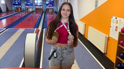 Zlatá a bronzová z mistrovství světa! Kuželkářka Nela Šuterová zářila v Maďarsku