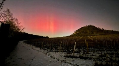 Pol&aacute;rn&iacute; z&aacute;ře nad Mostem. Podařilo se v&aacute;m tak&eacute; zachytit tuto nebeskou pod&iacute;vanou?