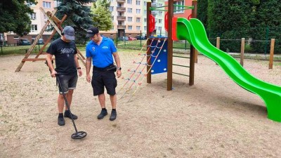 V ulic&iacute;ch Podbořan můžete potkat středo&scaron;kol&aacute;ky v reflexn&iacute;ch vest&aacute;ch, str&aacute;žn&iacute;kům pom&aacute;haj&iacute; praktikanti