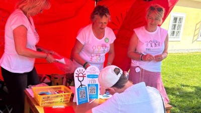 Náborový stánek dárců kostní dřeně bude do svých řad lákat zájemce při závodech dračích lodí