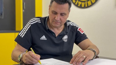 Vladimír Růžička pokračuje v pozici hlavního trenéra Vervy. Chtěl bych tady být víc let, řekl