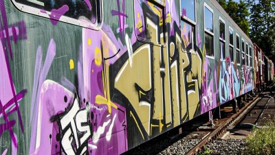 Prudce vzrostl počet útoků vandalů na vlaky! Dráhy popisují, jak na to doplácejí cestující