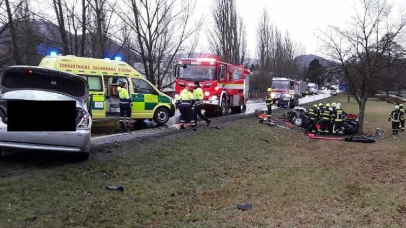 Páteční dopravní nehoda u Miřetic. Foto: HZS Ústeckého kraje
