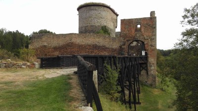 ZAJÍMAVOST: Hrad Krakovec byl jako kulisa v pohádkách Princ a Večernice a Ať žijí duchové