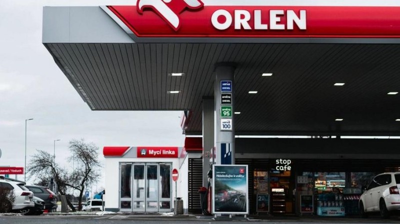 Myčky ORLEN využ&iacute;vaj&iacute; vlastn&iacute; syst&eacute;my či&scaron;těn&iacute; a recyklace vody, d&iacute;ky nimž se znovu použije až 85 procent spotřebovan&eacute; vody.