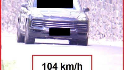 Mladík se řítil Žatcem více než stokilometrovou rychlostí