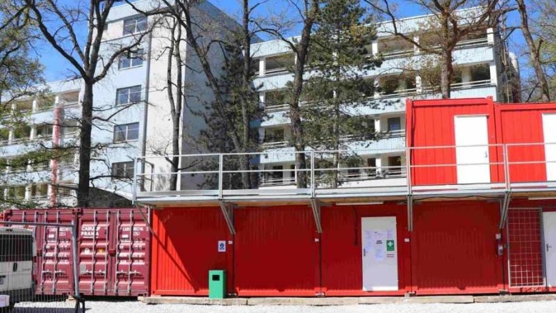 V pavilonu infekce již propukly bourac&iacute; pr&aacute;ce. Foto: Krajsk&aacute; zdravotn&iacute;