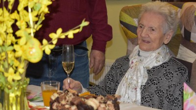 FOTO: Nejstarší obyvatelka Žatce Emilie Kolocová oslavila 100 let