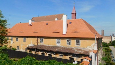 Město Žatec využije k rekonstrukci bývalého kláštera finanční úvěr. Ten bude mít poprvé v historii