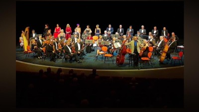 NAPSALI JSTE NÁM: Strhující koncert v mosteckém divadle