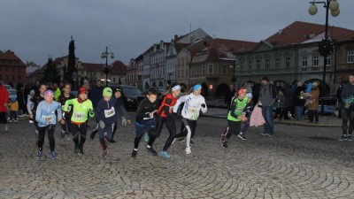 OBRAZEM: V Žatci se v sobotu uskutečnil Hopman Adventní běh 2021