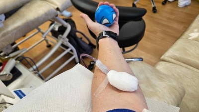 Žateck&eacute;m odběrov&eacute; centrum ček&aacute; omezen&iacute;, d&aacute;rci krve mohou nově přich&aacute;zet jen jeden den v t&yacute;dnu