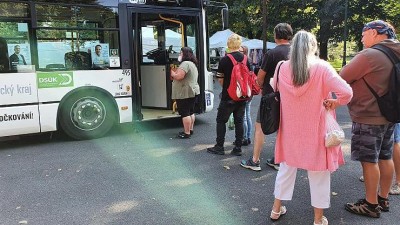 FOTO: O očkovací autobus na lounském výstavi&sc