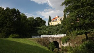 Zámecký park. Foto zdroj: www.zamek-krasnydvur.cz