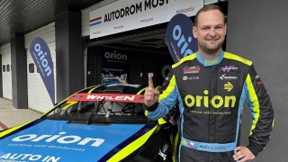 Martin Doubek, současný lídr šampionátu NASCAR Whelen Euro Series ve třídě EuroNASCAR 2, chce prolomit smolnou řadu, která se k tomuto okruhu v jeho případě váže. Foto: Autodrom Most