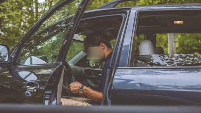 Dva zákazy řízení motoristu z Podbořanska neodradily, teď čelí podezření z trestného činu
