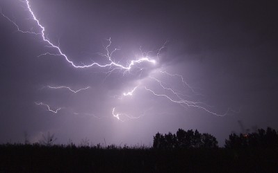 Meteorologové očekávají na Lounsku v noci na sobotu silné bouřky a přívalový déšť