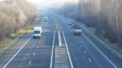 Poklidný únor na lounských silnicích: Při nehodách nikdo nezemřel, jeden člověk se ale vážně zranil