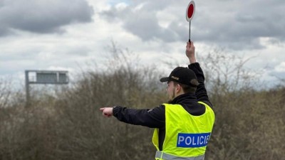 Policist&eacute; v kraji vybrali přes Velikonoce na pokut&aacute;ch přes půl milionu. A zabavovali řidič&aacute;ky