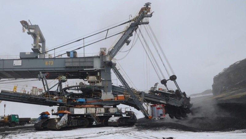 Poslední uhlí v lomu ČSA dobývají těžaři pomocí velkostroje K73. Foto: Sev.en Česká energie.