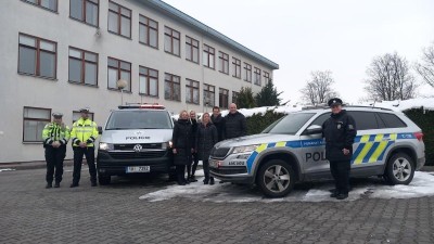 VIDEO: Policejní majáky se rozblikaly po celé republice. Víte, proč tomu tak v pátek bylo?