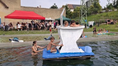 FOTO: Záchod ovládl líšťanskou neckyádu