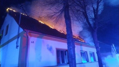 Ve Stebně hořel rodinn&yacute; dům, zasahovalo deset jednotek ze čtyř krajů