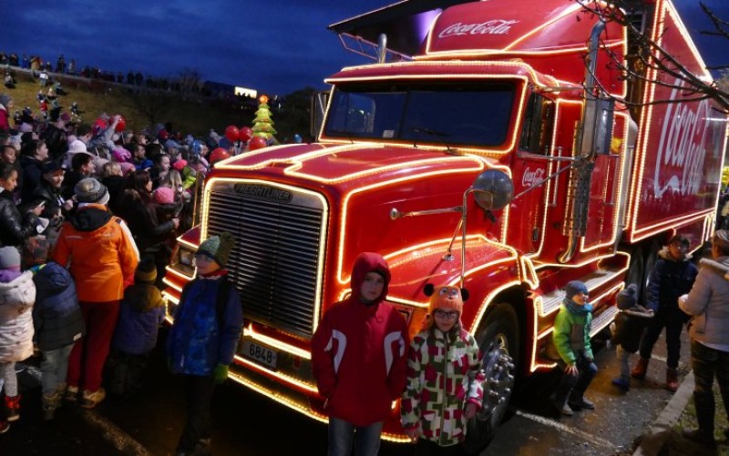 Coca Cola vánoční kamion před lety v Mostě. Foto: Oldřich Hájek