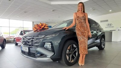 Veronika Kašáková převzala nový vůz.