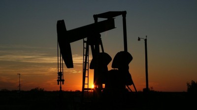 Ropní těžaři ukončili hádky, pohonné hmoty v Česku mohou konečně zlevnit