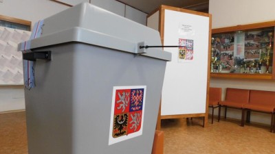 Voliči ze Žatce s omezenou pohyblivostí si mohou objednat domů přenosnou volební schránku