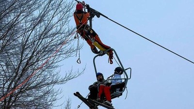 Na Zadní Telnici se zasekla lanovka, cestující museli vyprostit hasiči