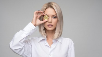 Mladí lidé přestávají věřit bitcoinu, objevují kouzlo stabilnějších investic typu zlata 