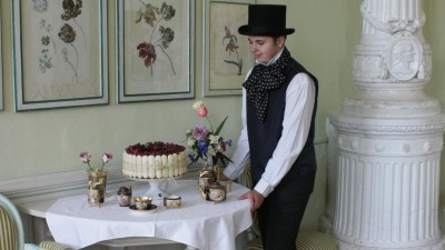 Na zámku Krásný Dvůr provede návštěvníky Evžen Karel hrabě Černín. Foto: Zámek Krásný Dvůr