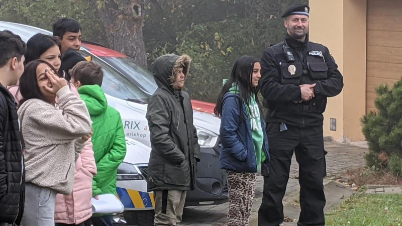 Strážníci navštívili děti v Dětském domově v Žatci. Foto: MP Žatec