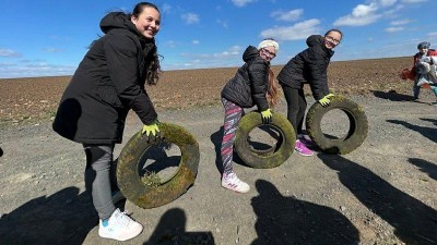 FOTO: &Uacute;klidov&yacute; den v Bitozevsi zlep&scaron;il prostřed&iacute; kolem &scaron;koly
