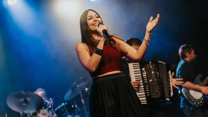 Kateřina Marie Tichá s kapelou Bandjeez vystoupí v hudebním klubu Attic už dnes. Zdroj: FB Kateřina Marie Tichá
