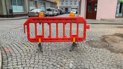 Kvůli opravě vozovky bude od pondělí omezen průjezd třemi křižovatkami