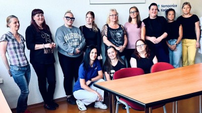 Každá nemocnice by po nich okamžitě sáhla. Do kurzu nastoupilo 11 nováčků, z nichž budou v lednu sanitáři