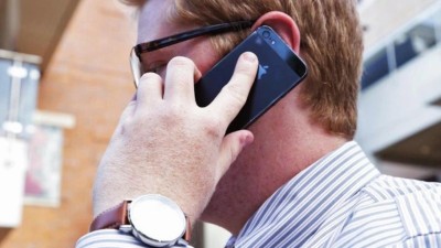 Předvánoční shon nahrává podvodníkům. Policie varuje před falešnými investicemi i kurýry