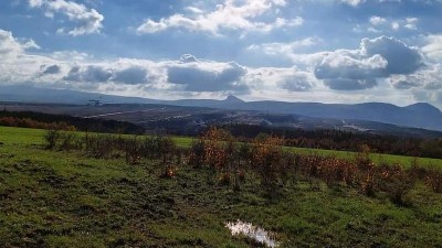 POHLED NA LOM BÍLINA Z VÝSYPKY POD OSEKEM. FOTO: JIP