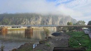 Takto vypadala provizorní lávka přes Labe krátce po povodních. Foto: jip