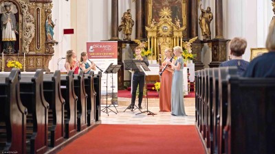 FOTO: Z kostela v Podbořanech se linuly tóny klasické hudby. Konal se tam Dvořákův festival