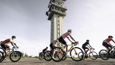 Klínovec jako cíl pro stovky cyklistů. Seriál Road Classics pokračuje v Krušných horách