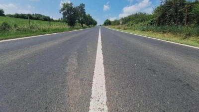 Silnice I/15 mezi Libčevsí a Želkovicemi se brzy začne opravovat. Bude průjezdná kyvadlově